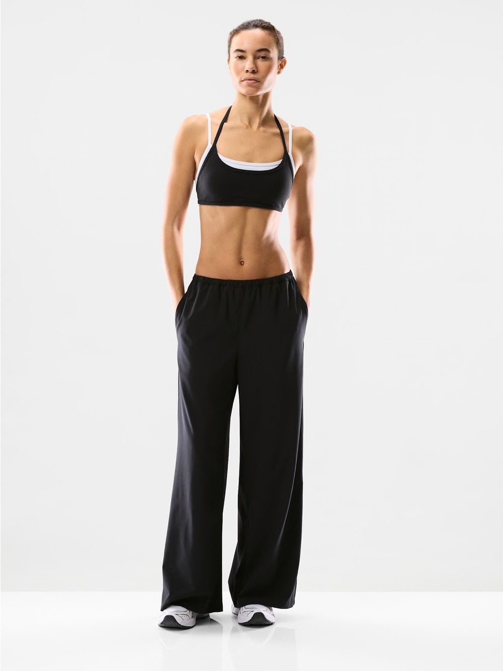 Aritzia MoveTech Flightline Pants Size L NWT